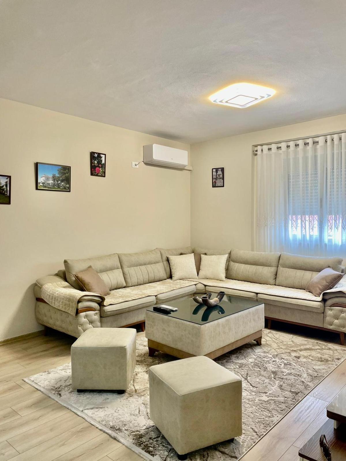 Adra'S Apartment Shkodër Eksteriør bilde
